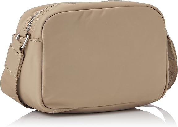 Saccoche LACOSTE V̲o̲i̲r̲ ̲l̲e̲s̲ ̲c̲o̲u̲l̲e̲u̲r̲s̲ NU4489SG